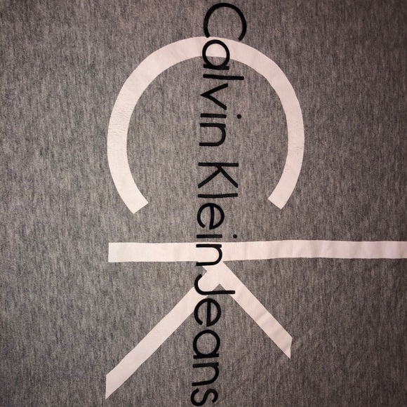 Calvin Klein tshirt - Picture 4 of 5